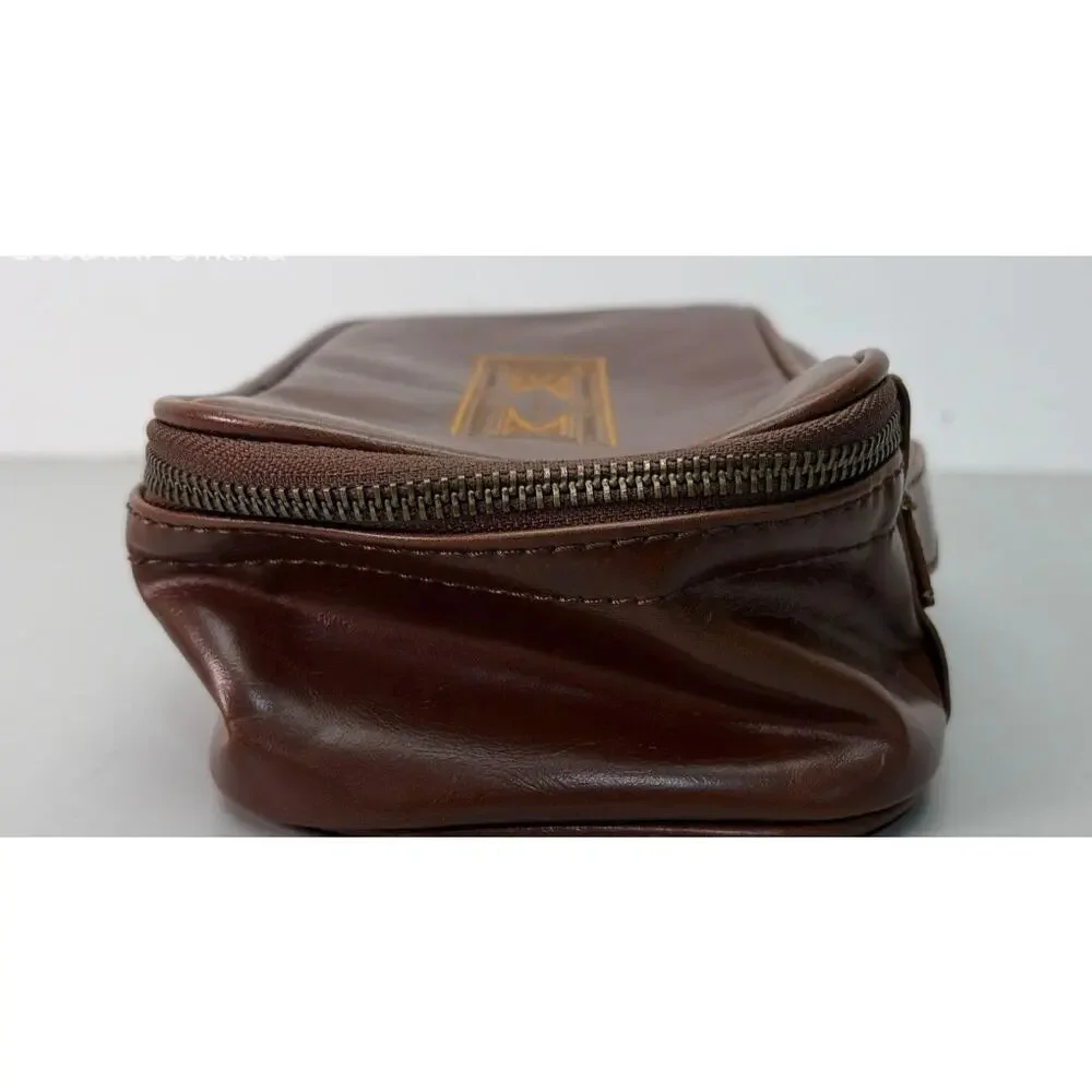 SWANKY BADGER LEATHER TOILETRY BAG